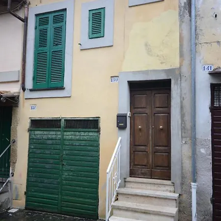 139 Via Amedeo * Valentano